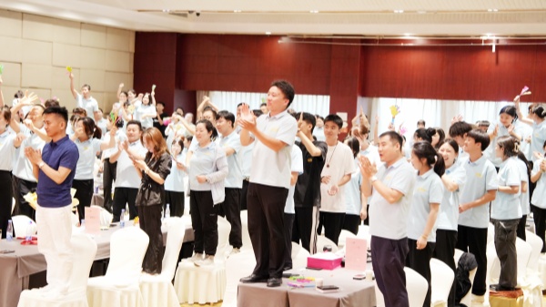 易视界2025年6月嘉奖会暨7月启动大会精彩瞬间