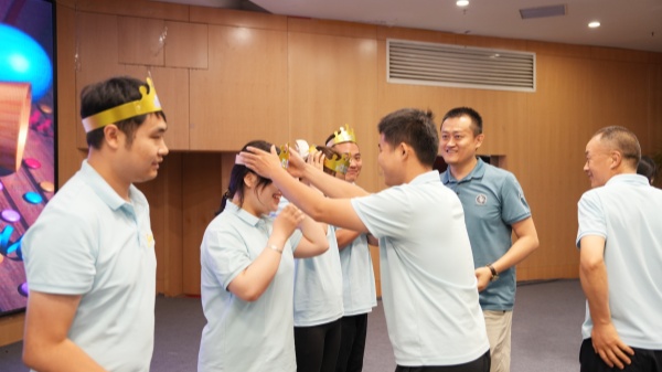 易视界温馨的集体生日