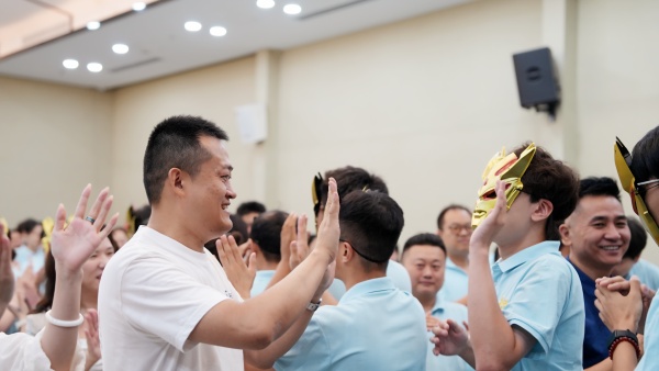 易视界2025年7月嘉奖会暨8月启动大会精彩瞬间