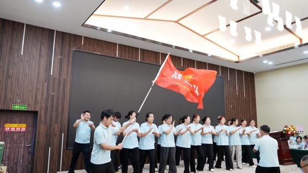 易视界2025年7月嘉奖会暨8月启动大会精彩瞬间