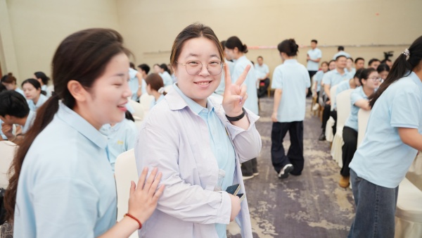 易视界2025年7月嘉奖会暨8月启动大会精彩瞬间