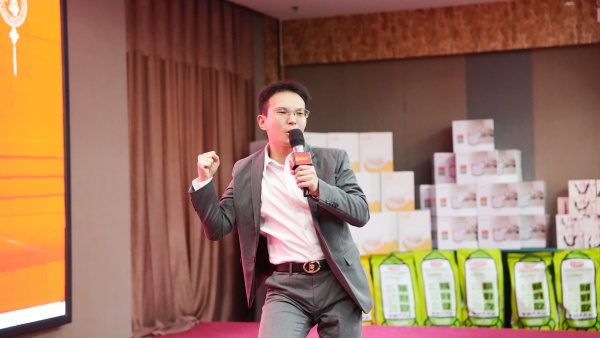 易视界2025年10月嘉奖会暨11月启动大会精彩瞬间