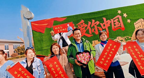 易家人，共欢辰 | 易视界团建邂逅生辰，快乐与温暖加倍！