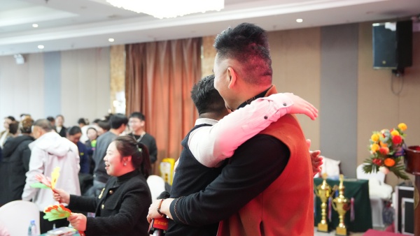 易视界2025年11月嘉奖会暨12月启动大会精彩图集