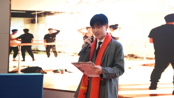 易视界精彩的节目演出