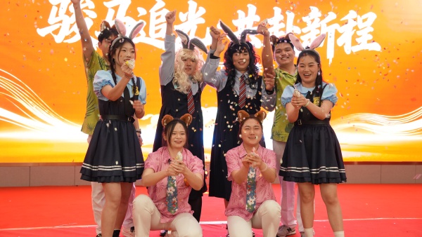 易视界精彩的节目演出