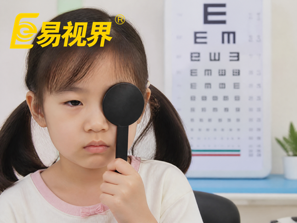 孩子弱视有什么症状 易视界视光中心