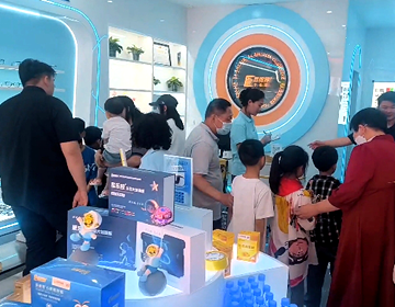 易视界新店试营业即巅峰 每一份用心都化作顾客脸上的笑颜