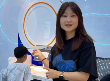 九视清远像折叠屏 折叠视界·睛彩未来